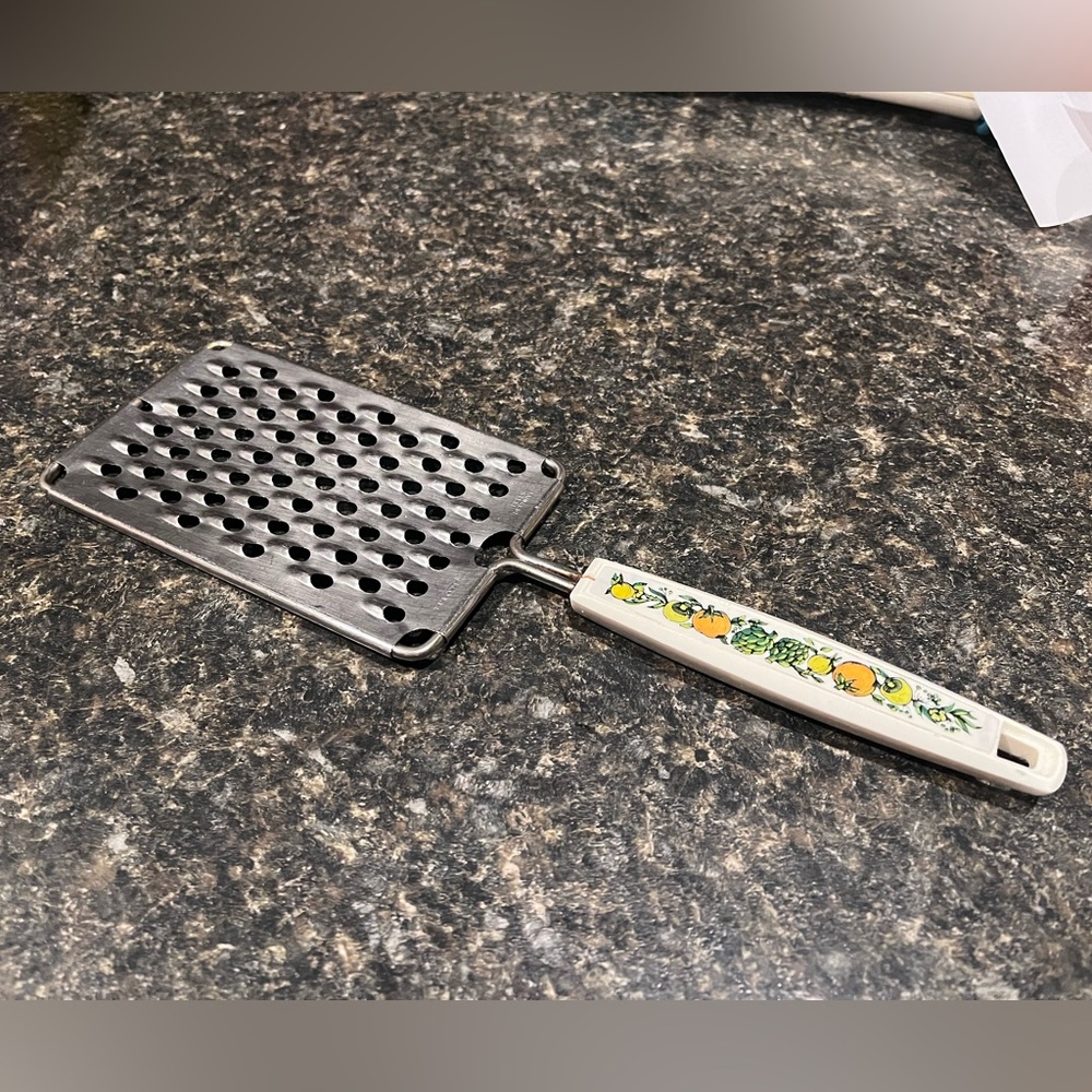 Vintage EKCO Metal Cheese Grater in Spice of Life Pattern MCM 1970's
